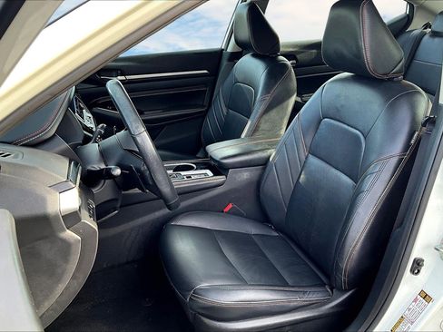 Used 2023 Nissan Altima 2.5 SR w/ SR Premium Package image 13