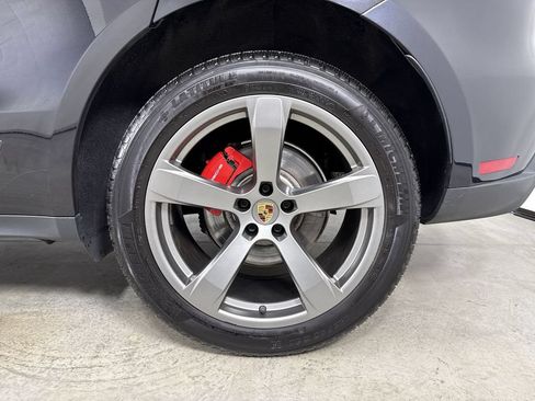 Certified 2022 Porsche Macan S AWD/4WD image 14