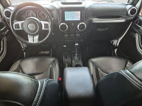 Used 2017 Jeep Wrangler Unlimited Rubicon AWD/4WD image 15