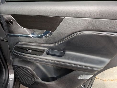 Used 2022 Lincoln Corsair FWD w/ Premium Package image 33