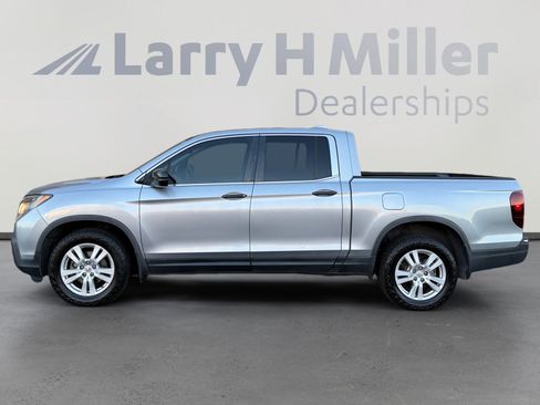 Used 2017 Honda Ridgeline RT image 2