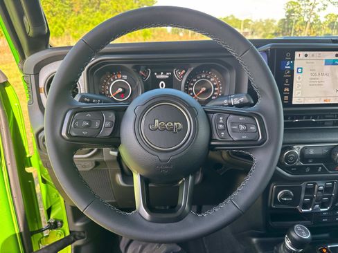 New 2026 Jeep Gladiator Sport AWD/4WD image 28