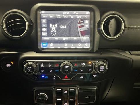 Used 2022 Jeep Wrangler Unlimited Sahara w/ Cold Weather Group image 12