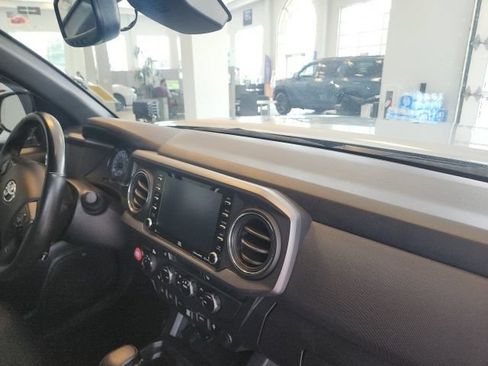 Used 2023 Toyota Tacoma TRD Off-Road w/ TRD Premium Off Road Package AWD/4WD image 32