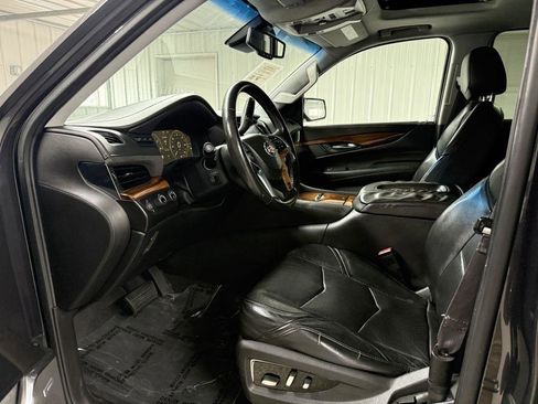 Used 2015 Cadillac Escalade ESV Premium image 9