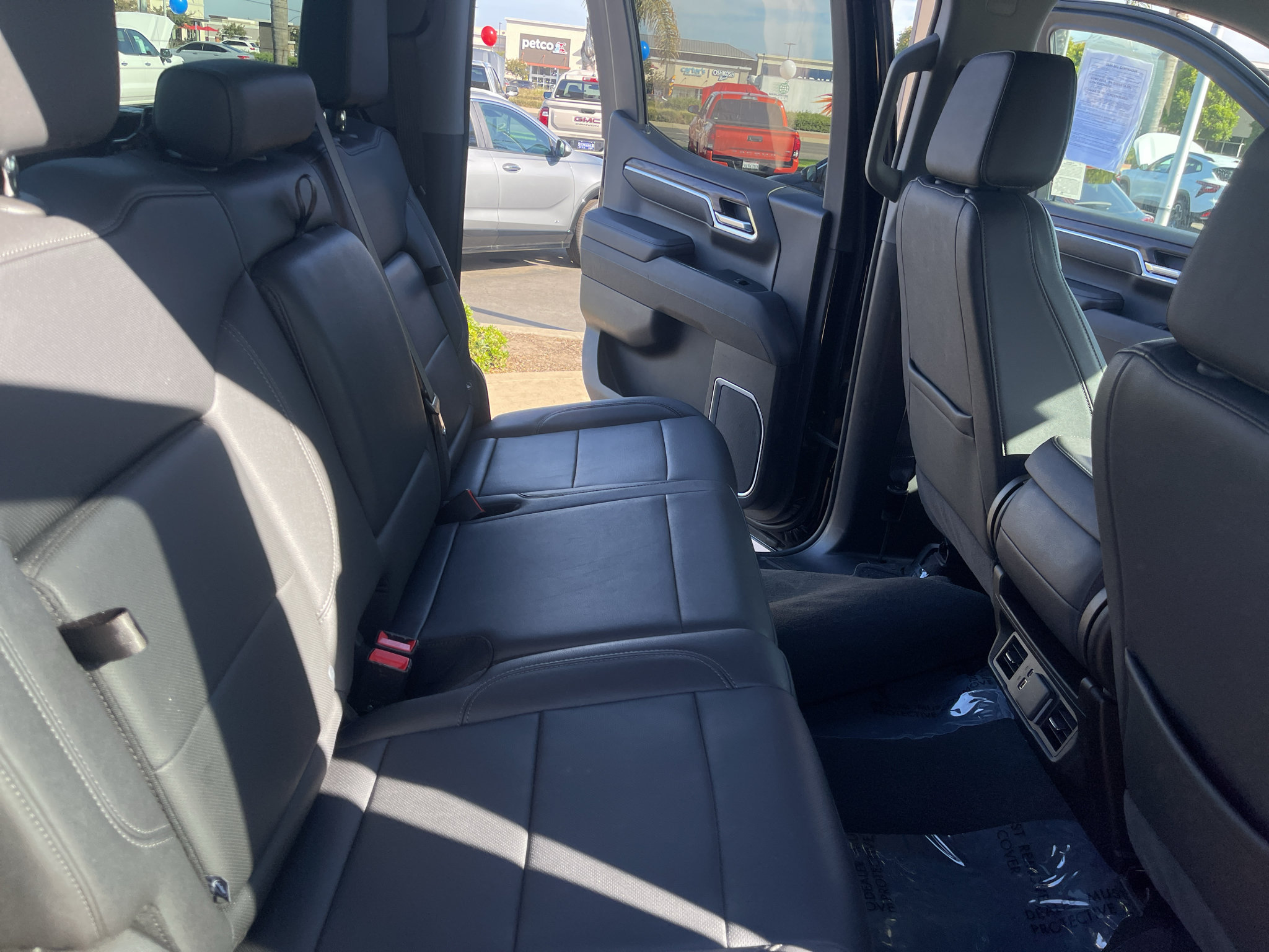 Used 2025 GMC Sierra 1500 SLT AWD/4WD image 7