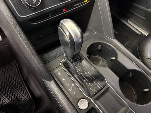 Used 2021 Volkswagen Atlas SE w/ Towing Package FWD image 27