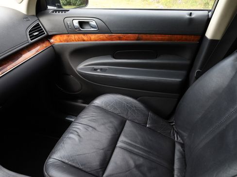 Used 2019 Lincoln MKT AWD image 7