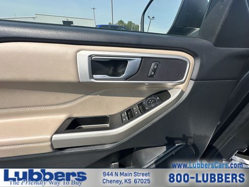 Used 2022 Ford Explorer XLT w/ Equipment Group 202A AWD/4WD image 13