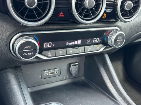 Used 2020 Nissan Sentra SV w/ Electronics Package FWD image 17