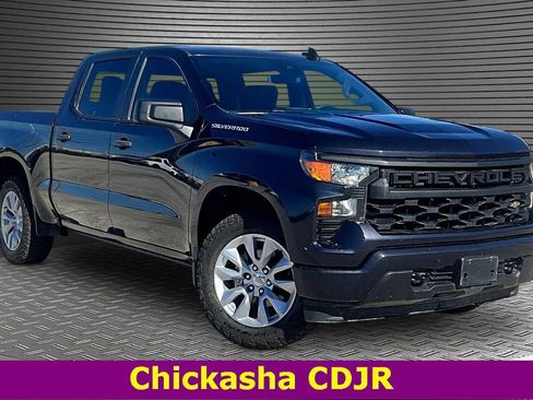 Used 2022 Chevrolet Silverado 1500 Custom image 3
