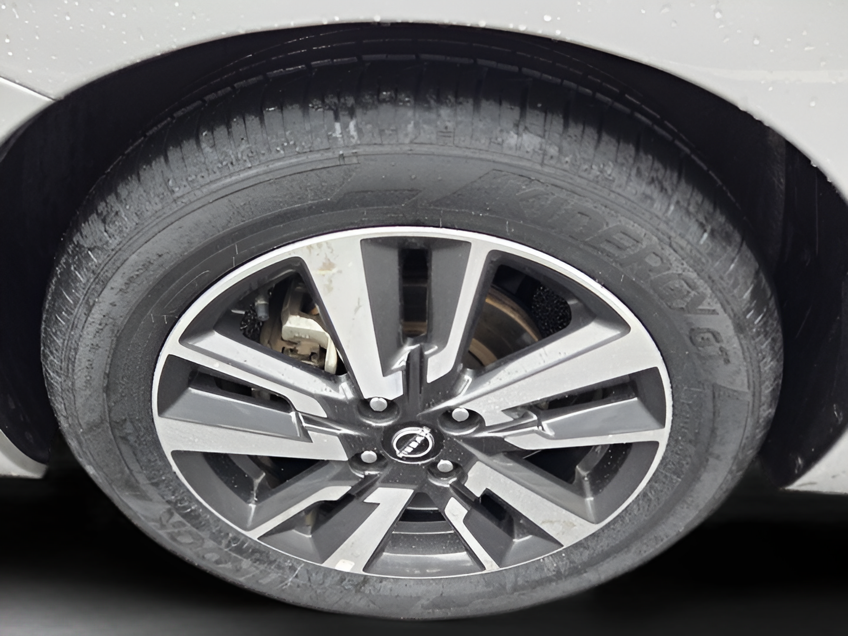 Used 2025 Nissan Versa SV FWD image 27