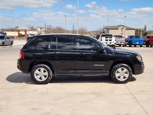 Used 2016 Jeep Compass Latitude image 7