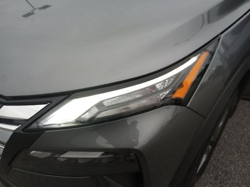 Used 2025 Nissan Rogue S FWD image 30