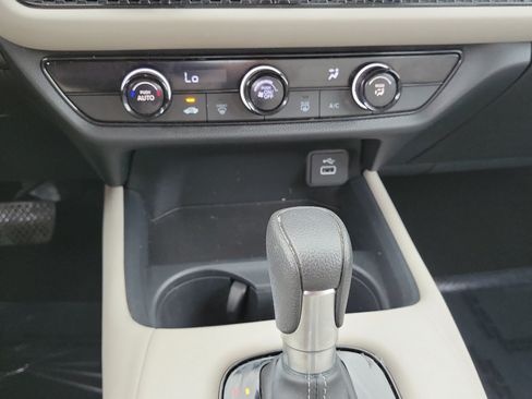 Used 2025 Honda HR-V LX image 22