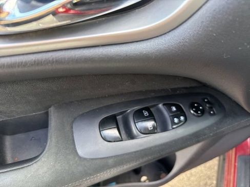 Used 2016 Nissan Pathfinder SV image 10