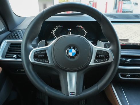 Used 2025 BMW X5 sDrive40i w/ M Sport Package RWD image 18