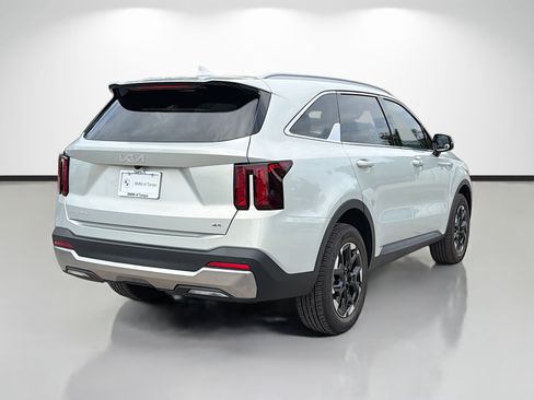 Used 2026 Kia Sorento S AWD/4WD image 3