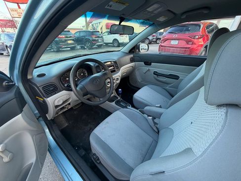 Used 2010 Hyundai Accent GS image 9