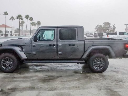New 2026 Jeep Gladiator Sport image 14