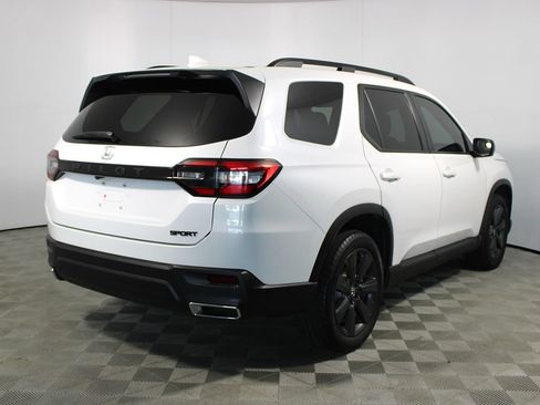 Used 2023 Honda Pilot Sport image 36