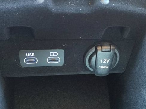 Certified 2025 Genesis G80 2.5T AWD/4WD image 17