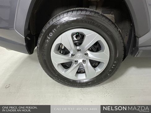 Used 2022 Toyota RAV4 LE FWD image 10