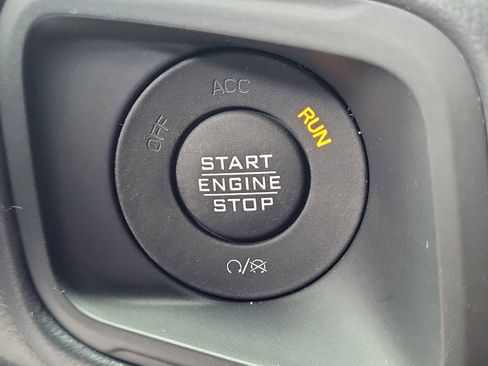 New 2025 Jeep Gladiator Mojave image 18