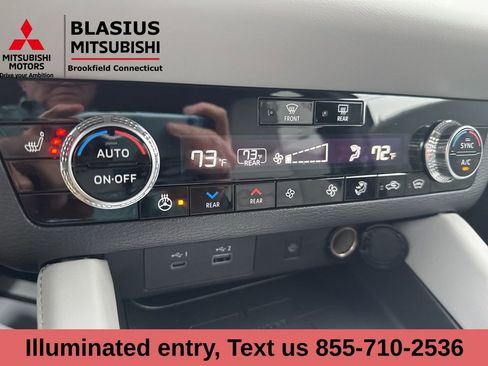 Used 2025 Mitsubishi Outlander SEL image 30