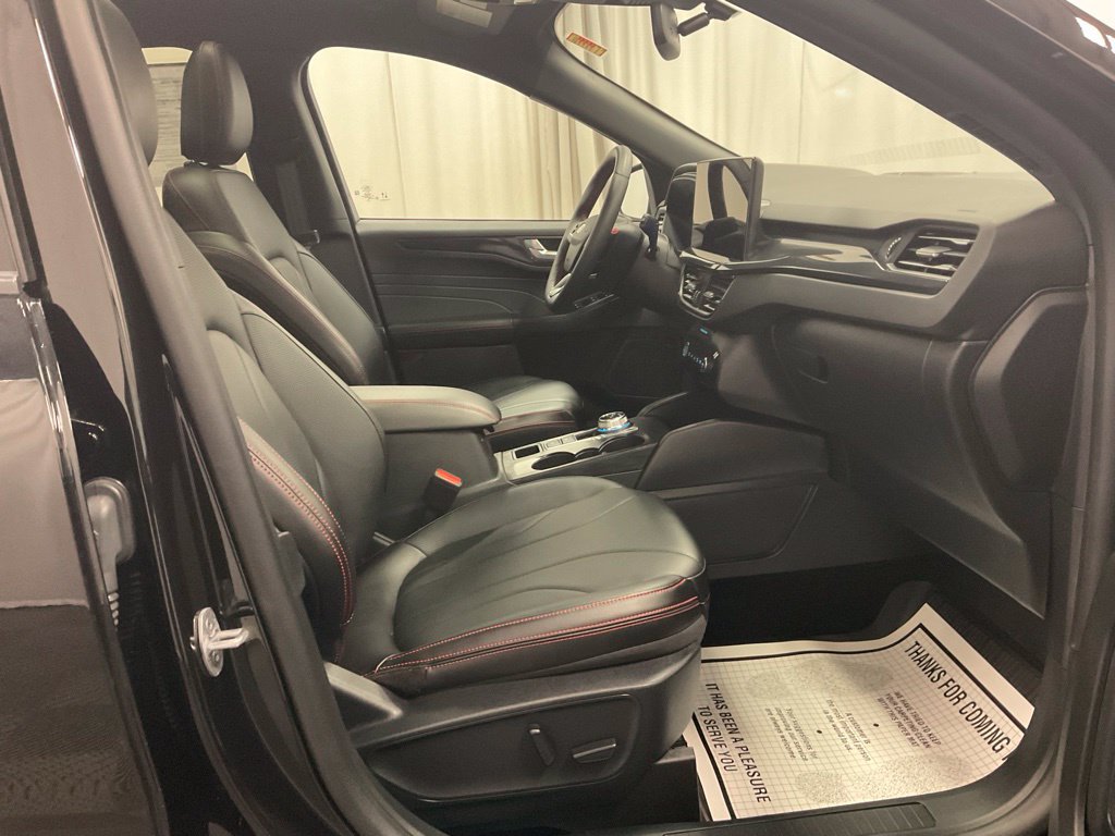 Used 2025 Ford Escape ST-Line Elite w/ Premium Technology Package AWD/4WD image 29