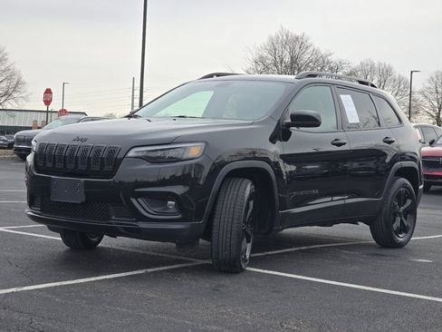 Used 2019 Jeep Cherokee Latitude Plus image 12