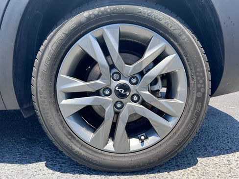 Used 2023 Kia Seltos LX AWD/4WD image 8