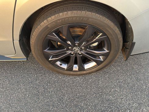 Certified 2025 Toyota Sienna XSE FWD image 37