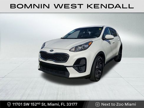 Used 2021 Kia Sportage LX image 3