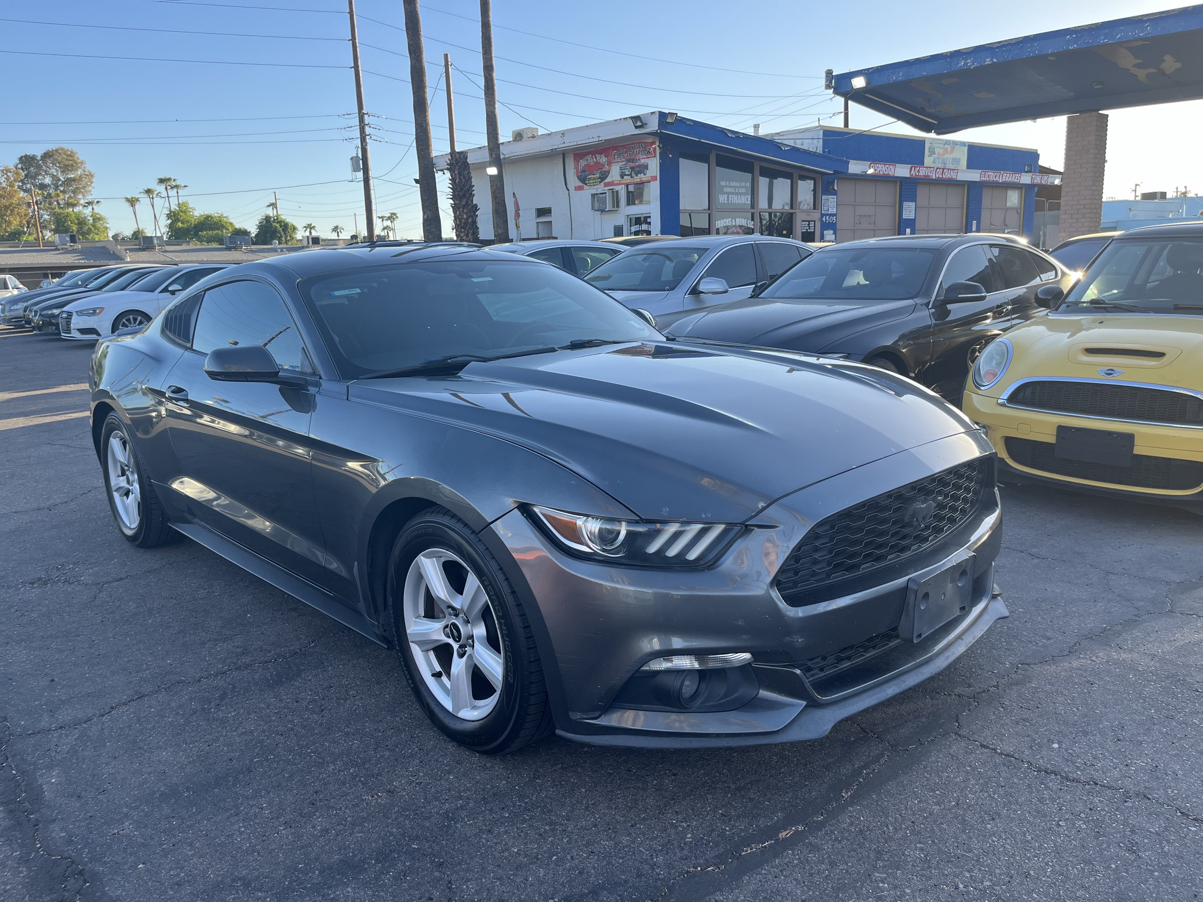 Used 2015 Ford Mustang Coupe RWD image 1