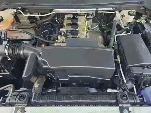 Used 2022 Chevrolet Colorado W/T image 16