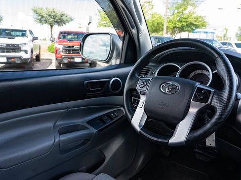 Used 2015 Toyota Tacoma PreRunner w/ TRD Off-Road Package RWD image 14