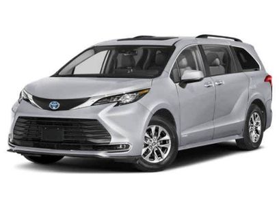 Used 2022 Toyota Sienna XLE w/ XLE Plus Package
