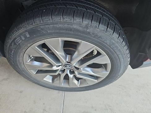 Used 2019 Toyota RAV4 Limited FWD image 14