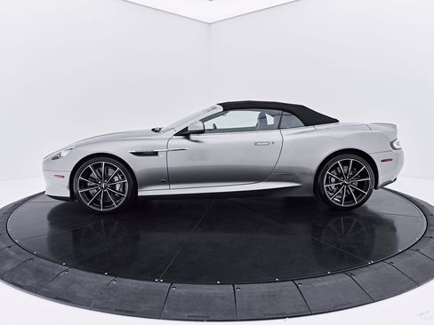 Used 2016 Aston Martin DB9 GT RWD image 16