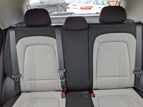 Certified 2025 Hyundai Venue SEL FWD image 19