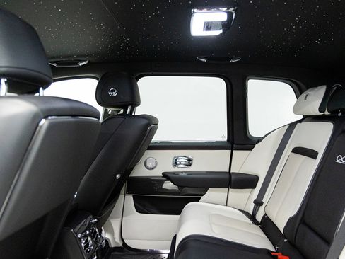Certified 2023 Rolls-Royce Cullinan Black Badge w/ Driver's Package AWD/4WD image 49