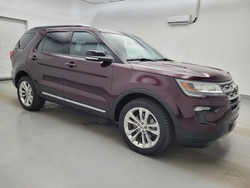 Used 2018 Ford Explorer XLT w/ Equipment Group 202A AWD/4WD image 11