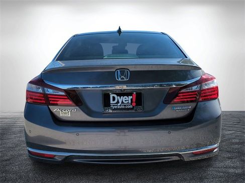 Used 2017 Honda Accord Touring image 5