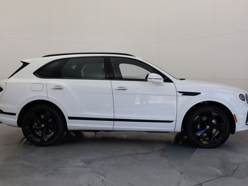 New 2024 Bentley Bentayga image 3
