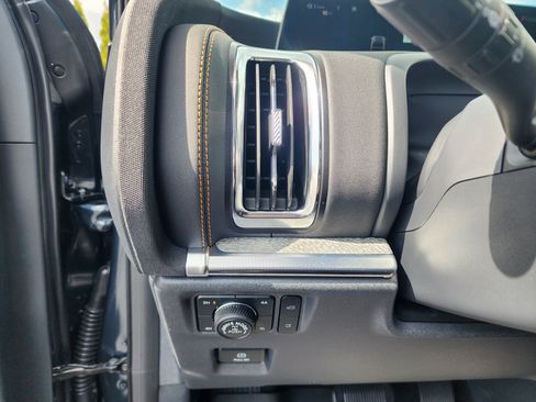 Used 2025 Ford Expedition Tremor image 27