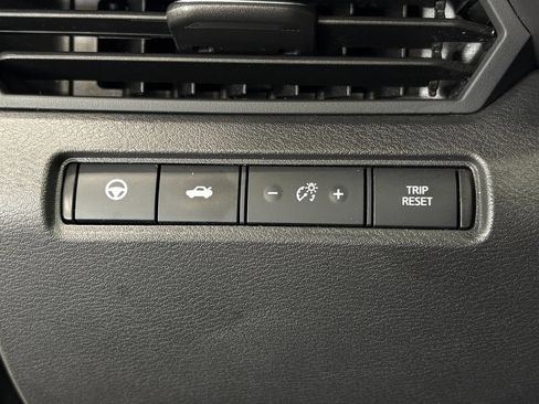 Used 2025 Nissan Altima 2.5 SR AWD/4WD image 18