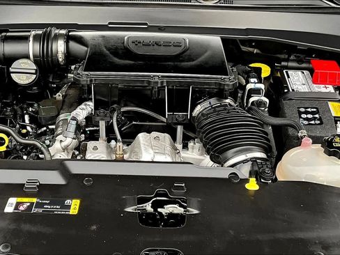 Used 2024 Jeep Compass Latitude image 9