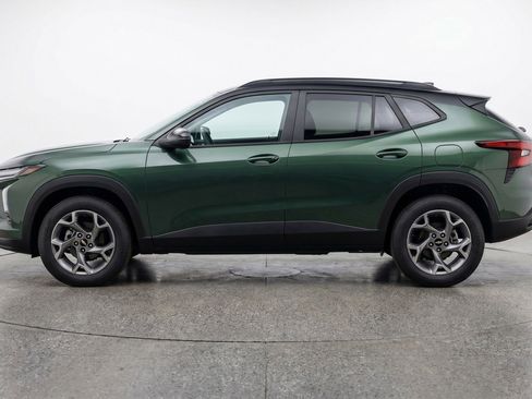 Used 2025 Chevrolet Trax LT FWD image 5