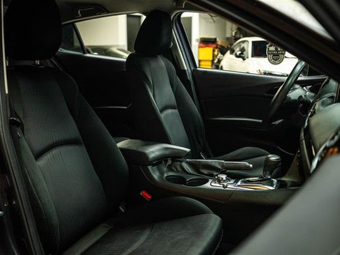 Used 2016 MAZDA MAZDA3 i Sport FWD image 13